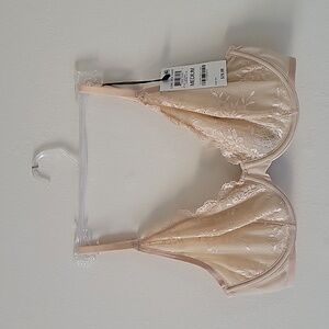 NWT: INC "Almond Latte" Underwire Bra Size Medium